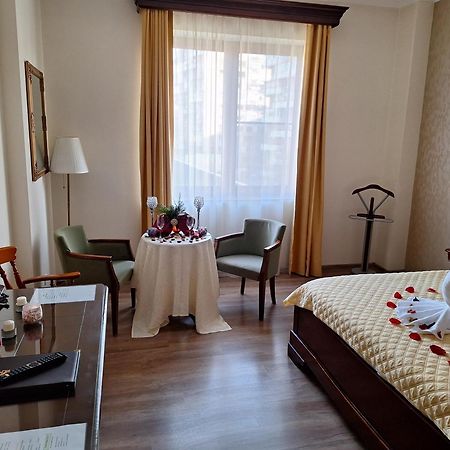 Grand Hotel Sofianu Ramnicu Valcea Exterior photo