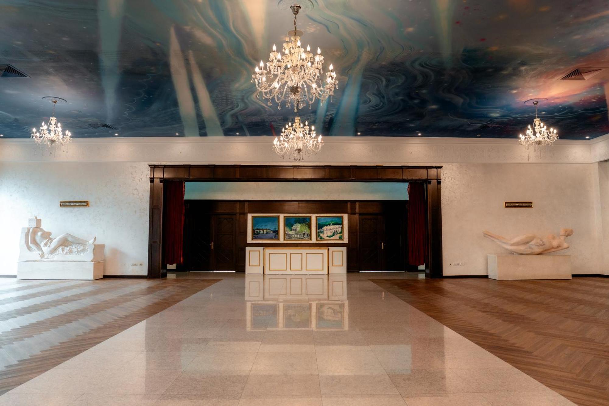 Grand Hotel Sofianu Ramnicu Valcea Exterior photo