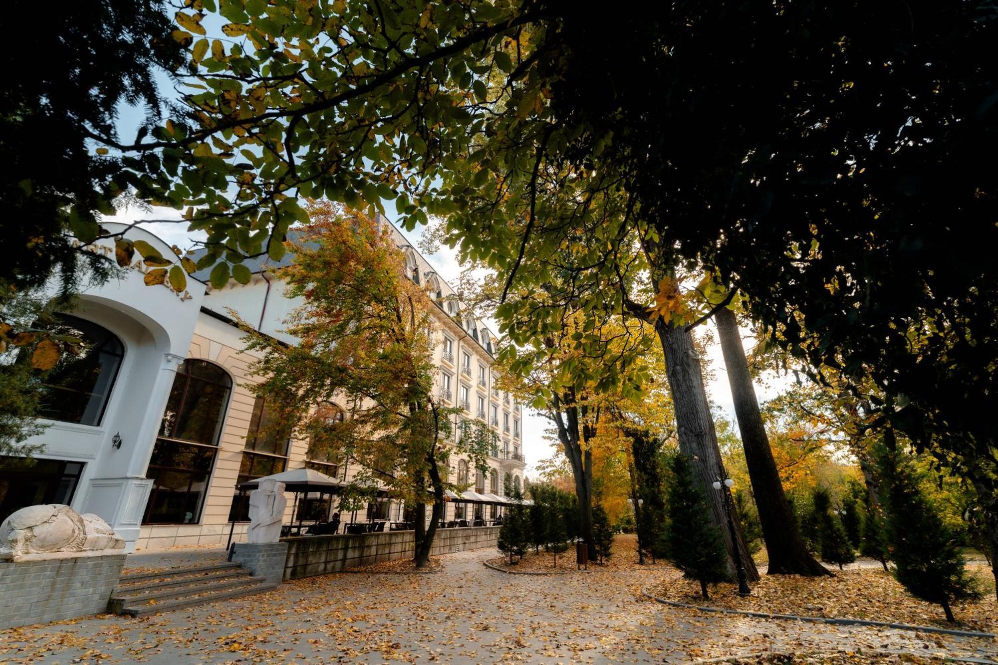 Grand Hotel Sofianu Ramnicu Valcea Exterior photo