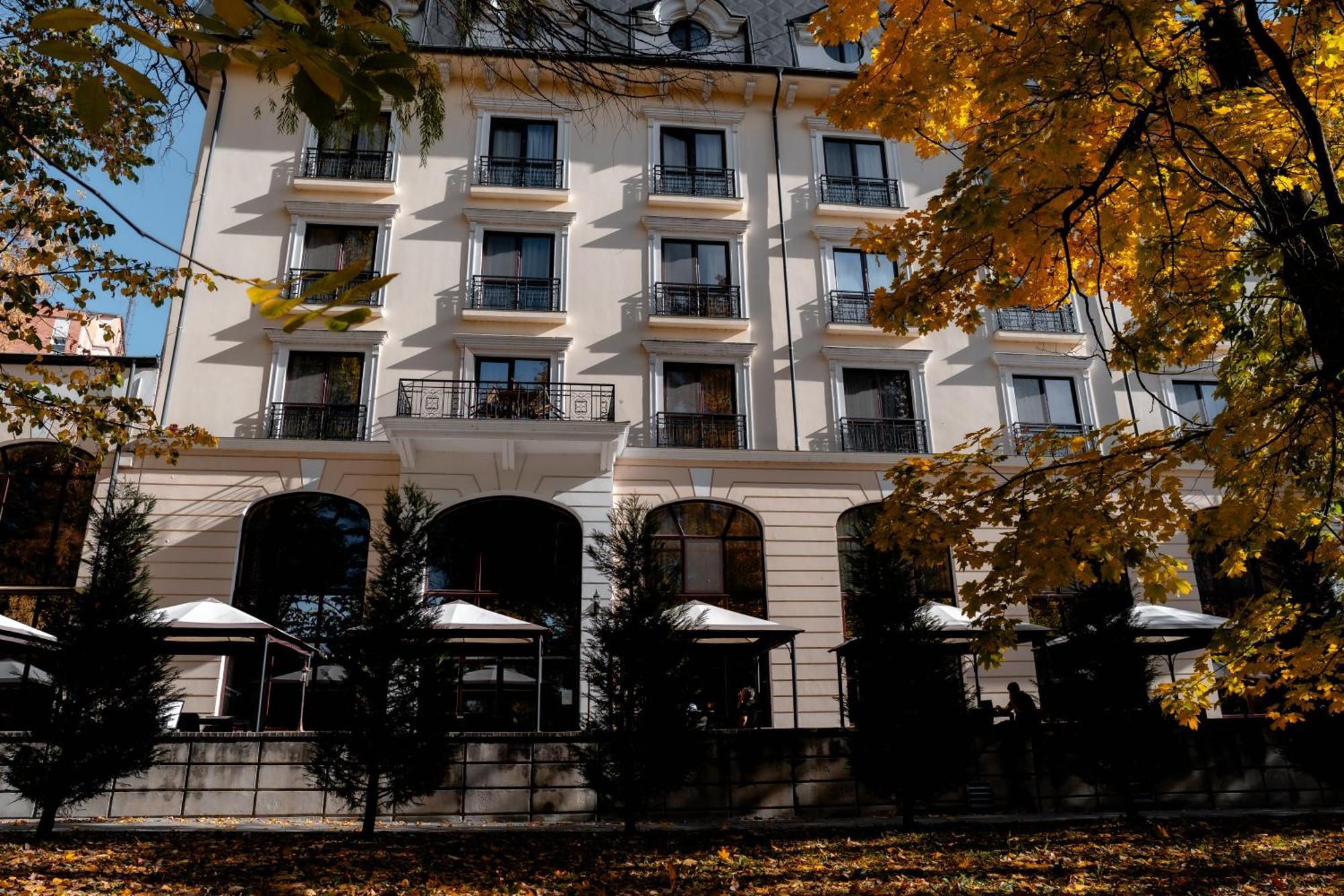 Grand Hotel Sofianu Ramnicu Valcea Exterior photo