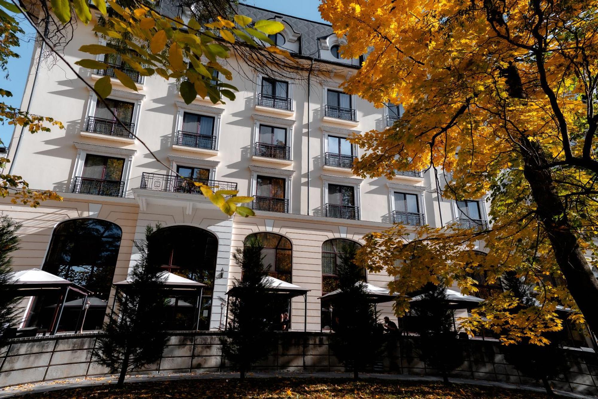 Grand Hotel Sofianu Ramnicu Valcea Exterior photo