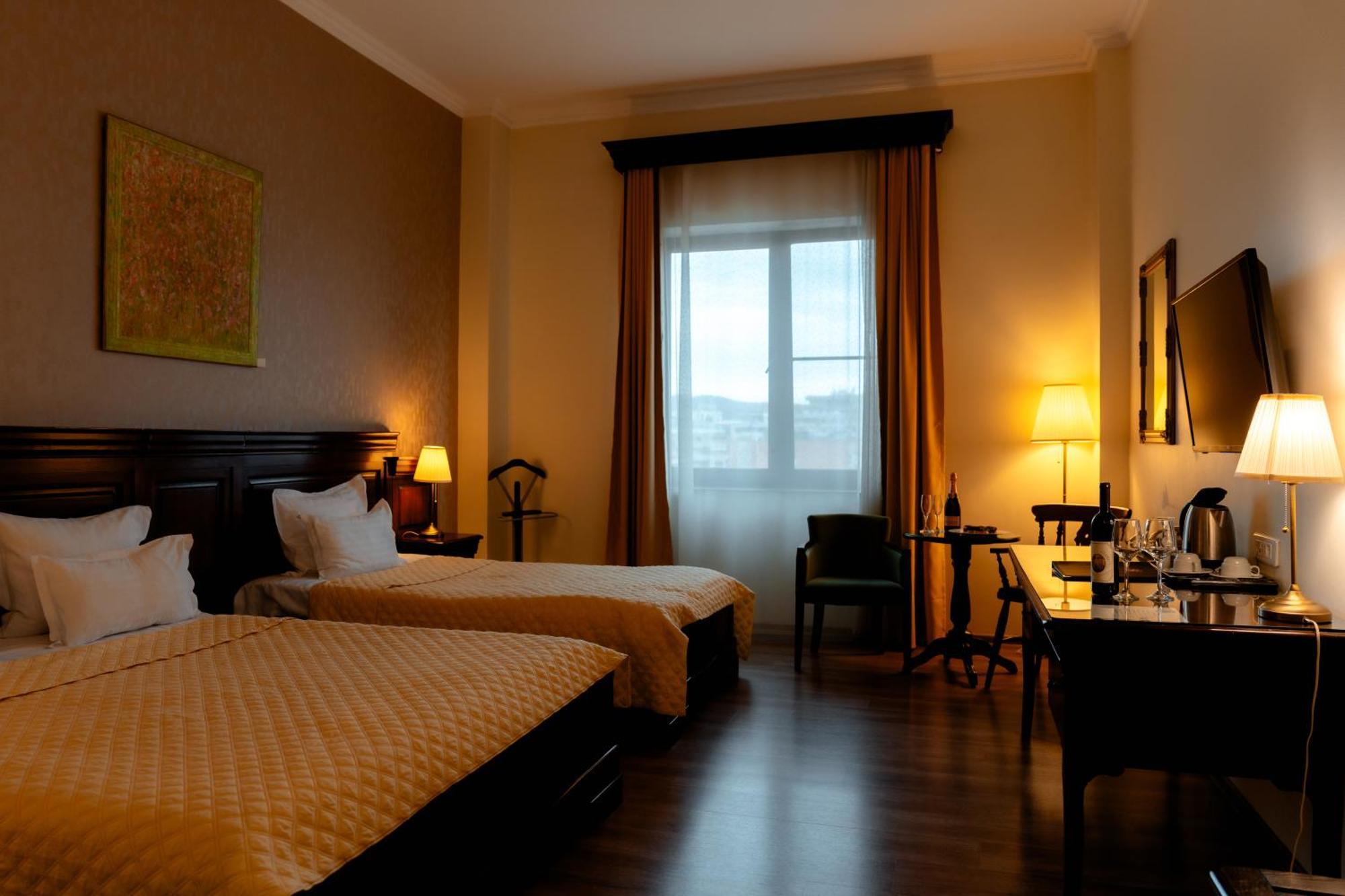 Grand Hotel Sofianu Ramnicu Valcea Exterior photo